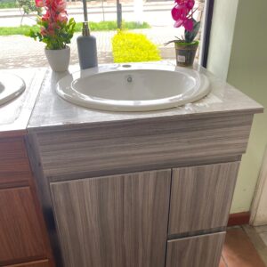 MUEBLE DE BAÑO CON FORMICA COLOR HUMO