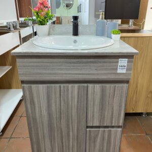 MUEBLE DE BAÑO CON FORMICA COLOR HUMO